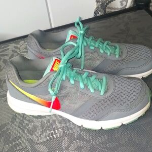 Nike Air Relentless 4 Ladies Sneakers 8.5M